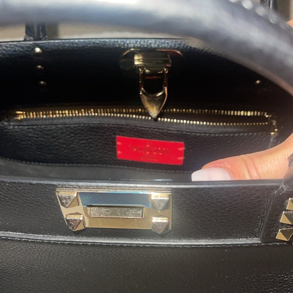 VALENTINO ROCKSTUD MEDIUM TOTE BAG - Picture 9 of 10